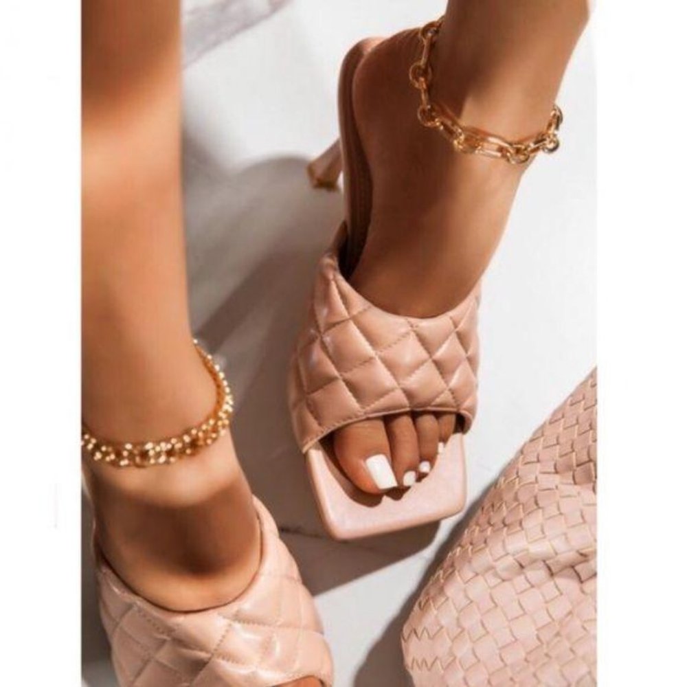 !! NEW !! SQUARE TOE Quilted Mules in Nude - Picture 3 of 9